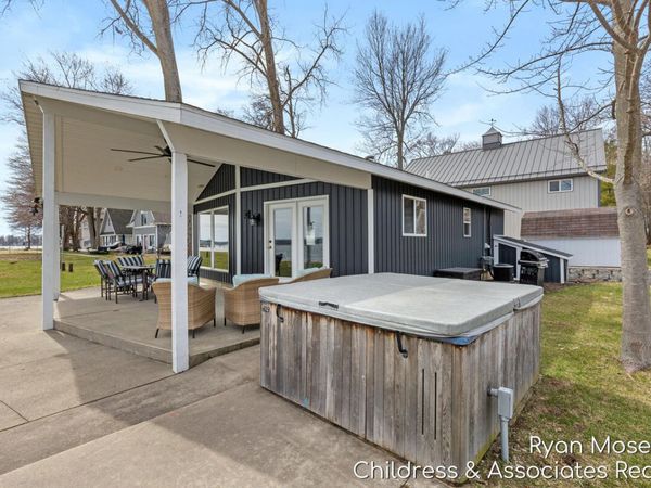 12720 Russell Drive, Wayland, MI 49348