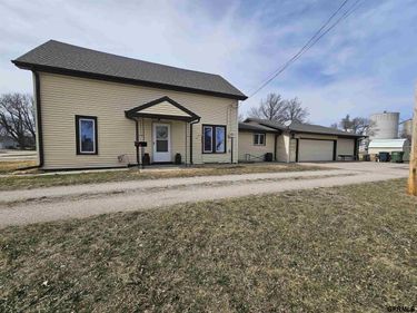 311 E Cheyenne Street, Exeter, NE 68351