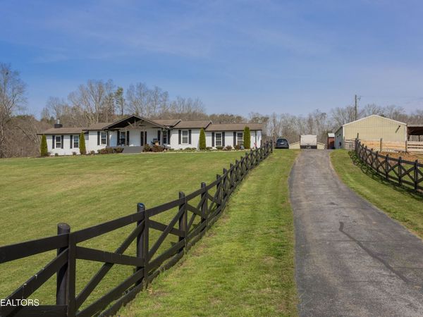 2409 Smith School Rd, Knoxville, TN 37914