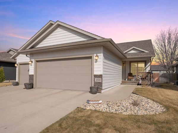 4308 S Vista Park Ave, Sioux Falls, SD 57106