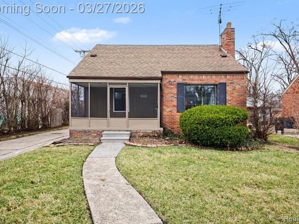 23031 Republic Avenue, Oak Park, MI 48237