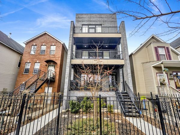 1932 N Drake Avenue, Unit 2W, Chicago, IL 60647