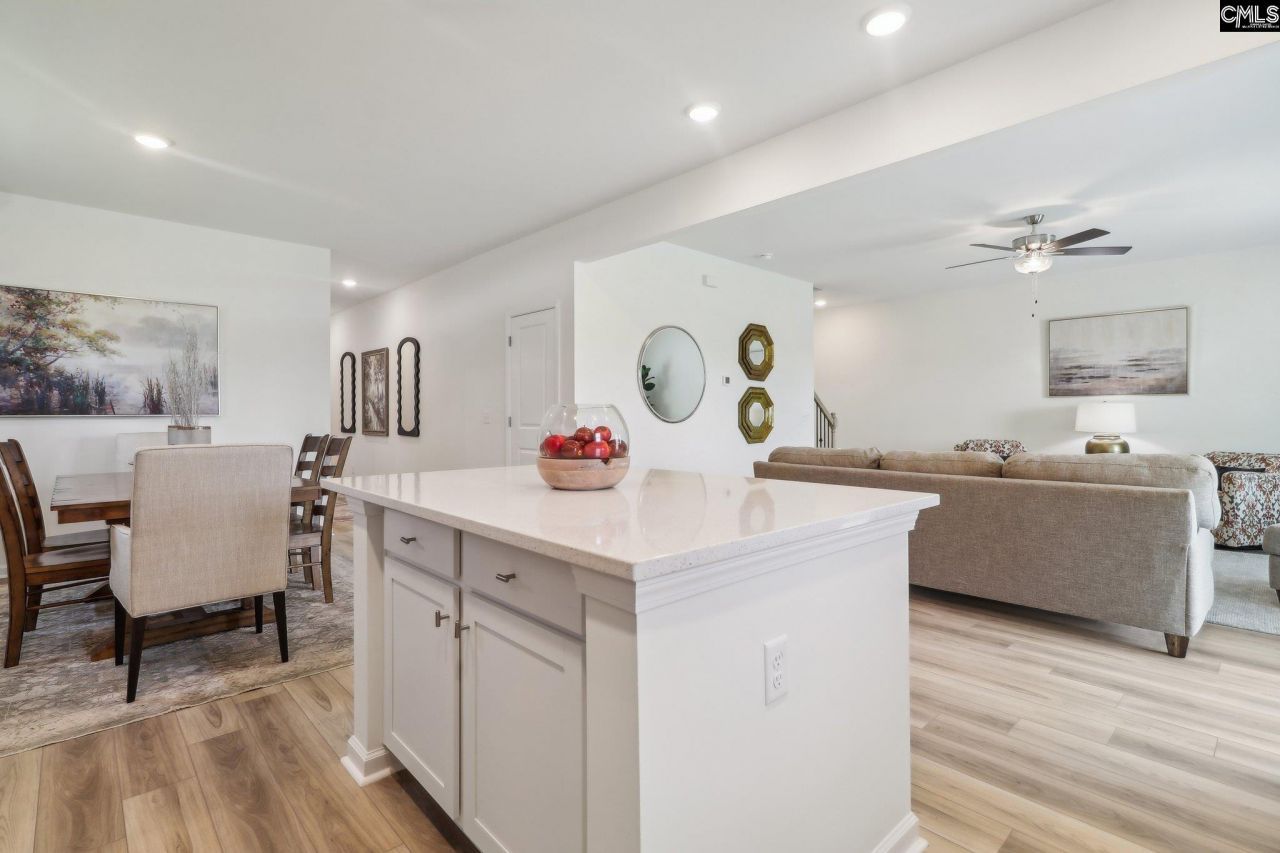 614 Griffon Drive  Photo 6