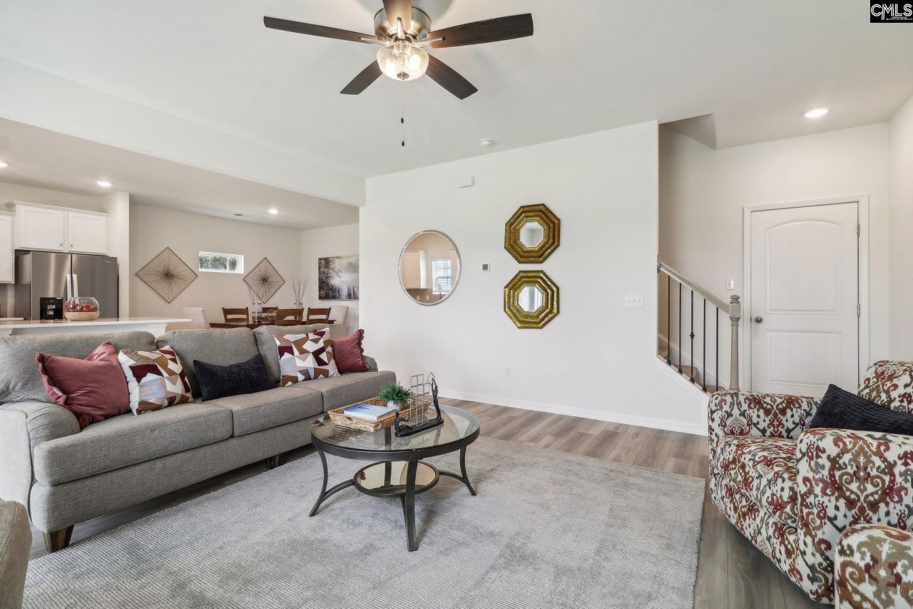 614 Griffon Drive  Photo 8