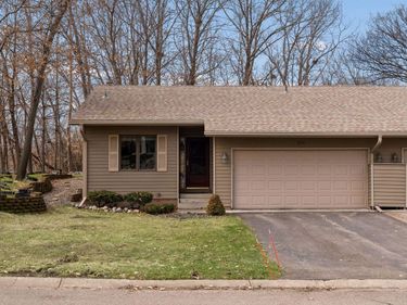 5301 Yorktown Lane N, Plymouth, MN 55442