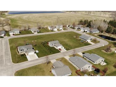 637 Oriole Lane, Eden Valley, MN 55329