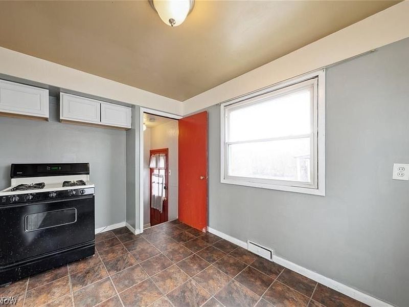 12214 Woodward Boulevard , Garfield Heights, OH 44125 Photo 4