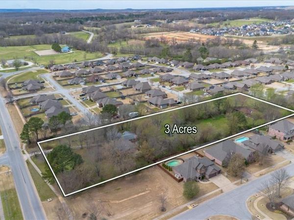 4450 W Mount Comfort Road , Fayetteville, AR 72704