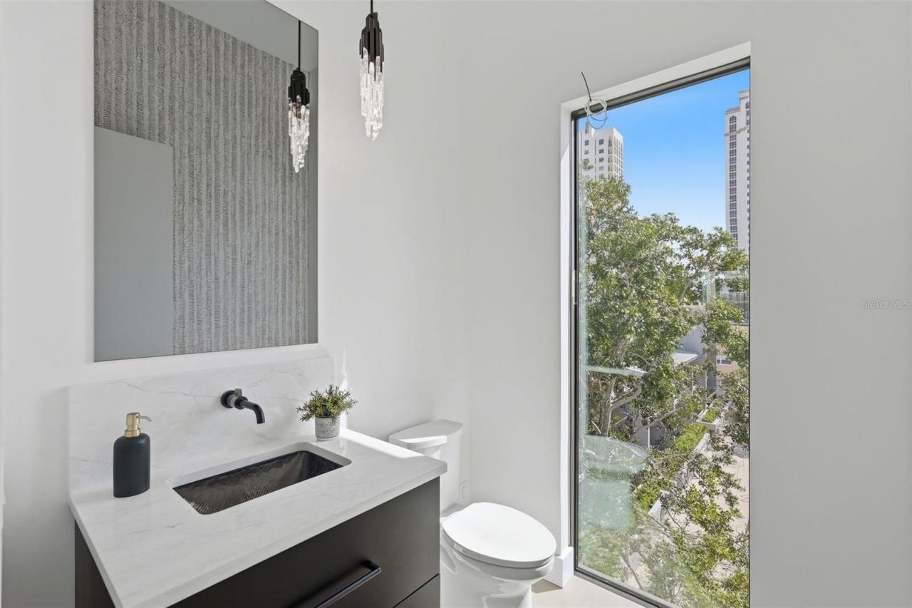 321 2nd Street N, Saint Petersburg, FL 33701 Photo