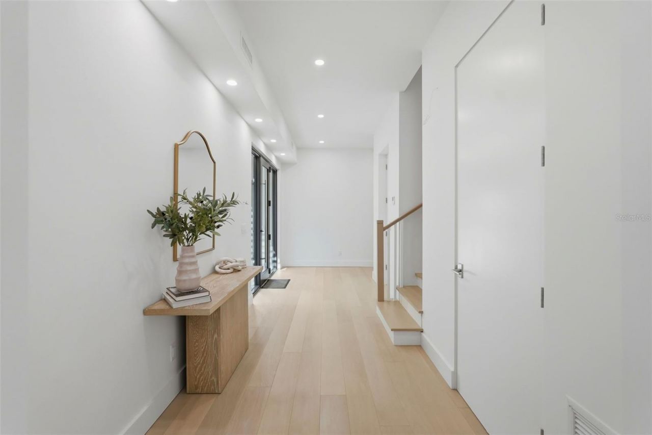 321 2nd Street N, Saint Petersburg, FL 33701 Photo