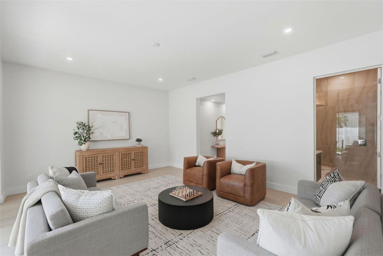 321 2nd Street N, Saint Petersburg, FL 33701 Photo