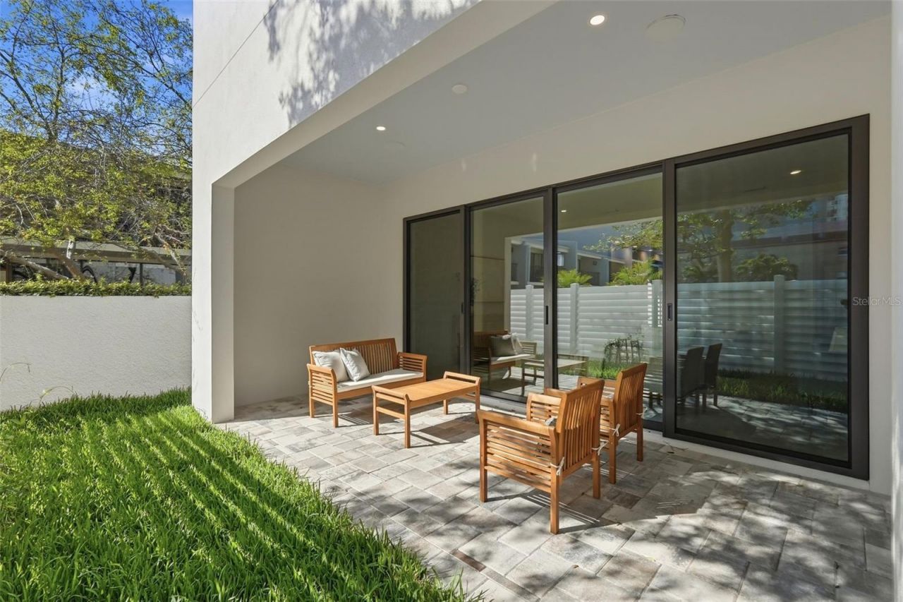 321 2nd Street N, Saint Petersburg, FL 33701 Photo