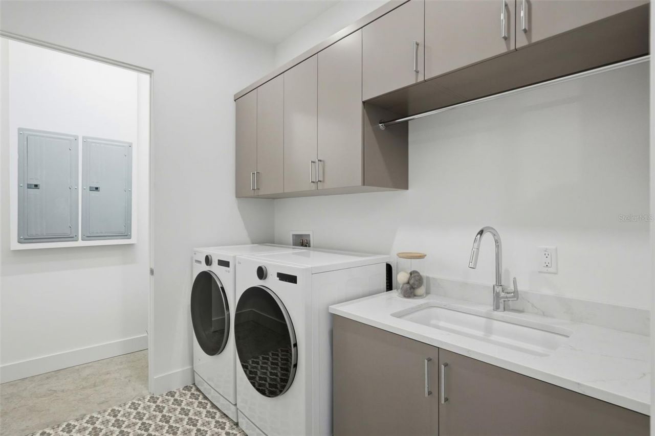 321 2nd Street N, Saint Petersburg, FL 33701 Photo