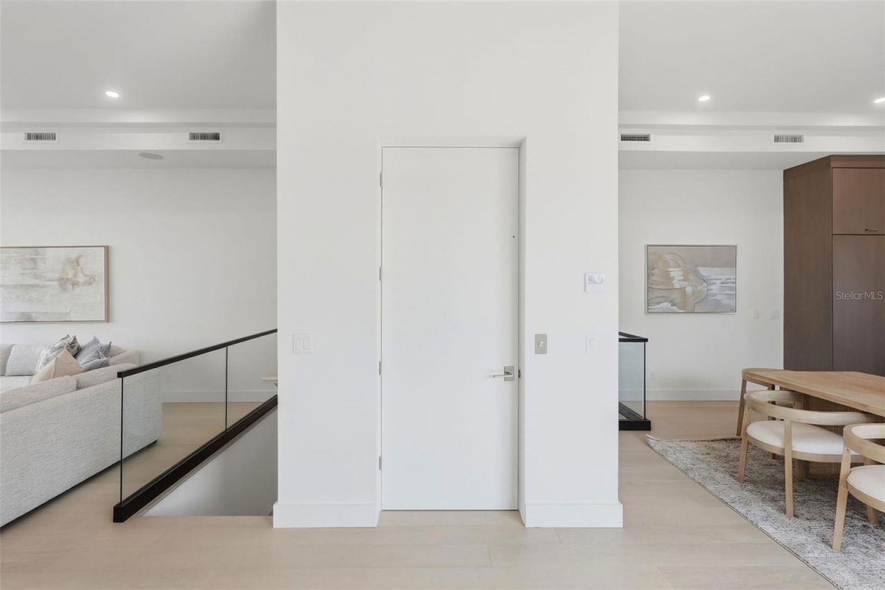 321 2nd Street N, Saint Petersburg, FL 33701 Photo