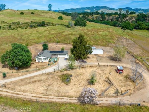 70331 Vineyard Canyon Rd., Parkfield, CA 93451
