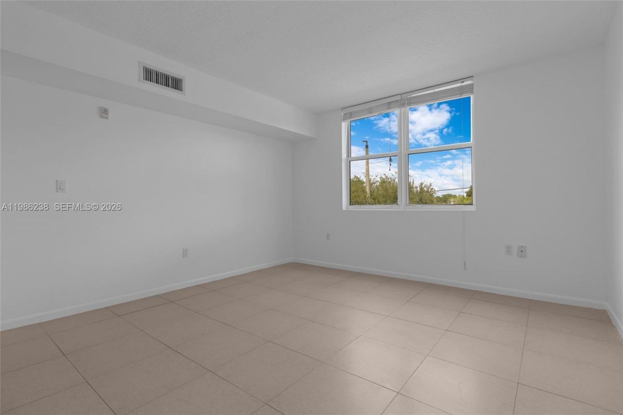 1555 N Treasure Dr, Unit 205, North Bay Village, FL 33141 Photo