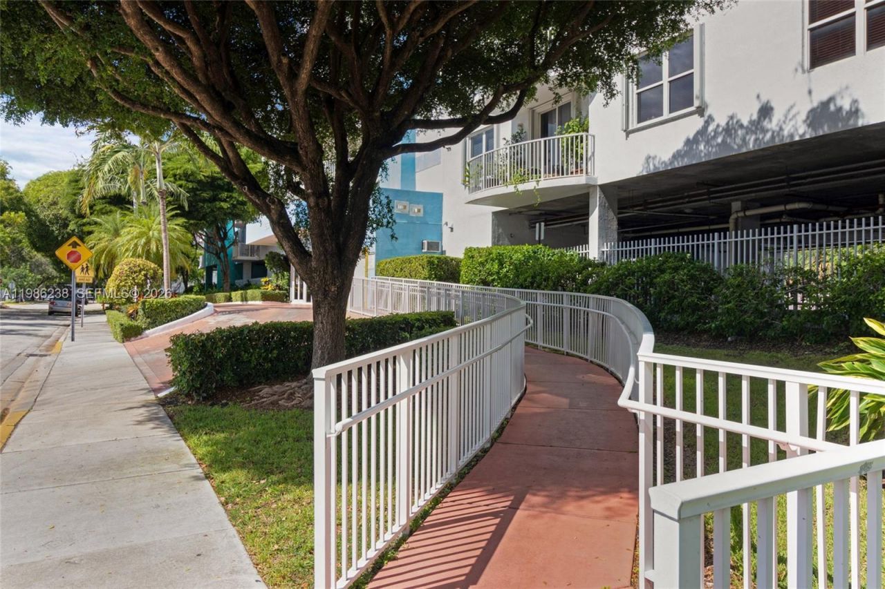 1555 N Treasure Dr, Unit 205, North Bay Village, FL 33141 Photo