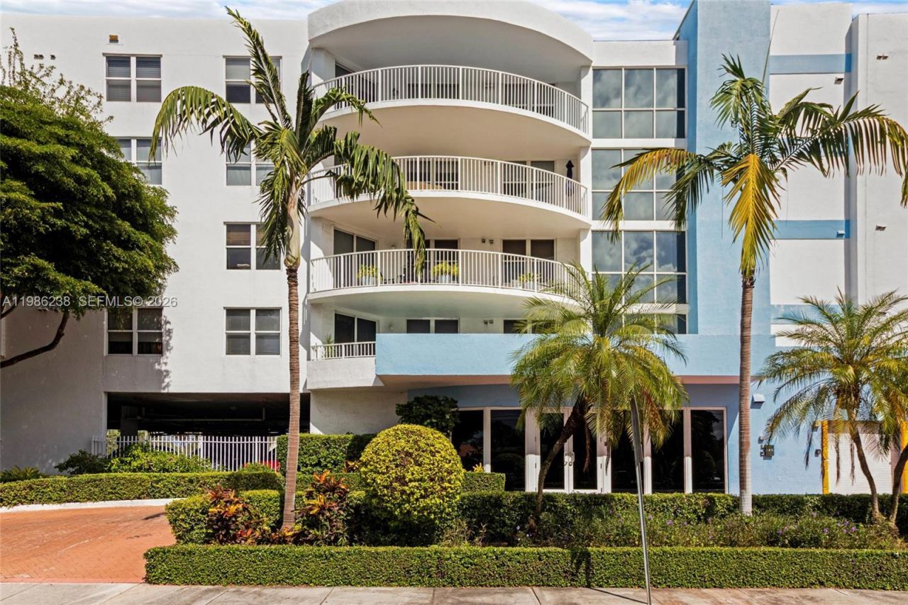 1555 N Treasure Dr, Unit 205, North Bay Village, FL 33141 Photo