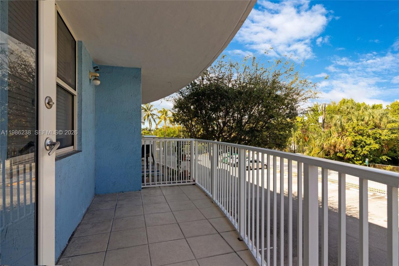 1555 N Treasure Dr, Unit 205, North Bay Village, FL 33141 Photo