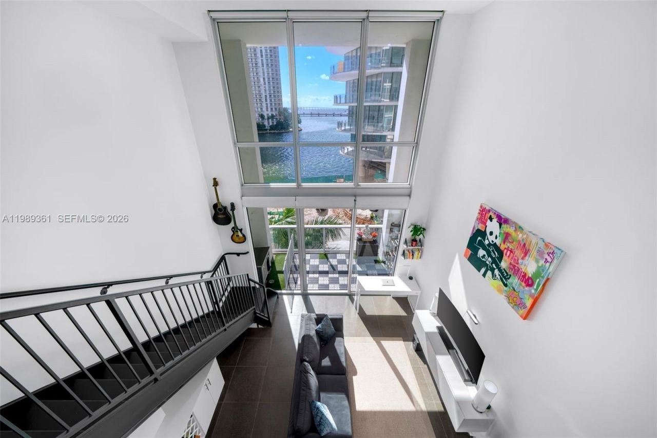 300 S Biscayne Blvd , Unit L-410, Miami, FL 33131 Photo