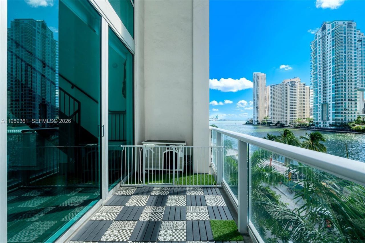 300 S Biscayne Blvd, Unit L-410, Miami, FL 33131 Photo