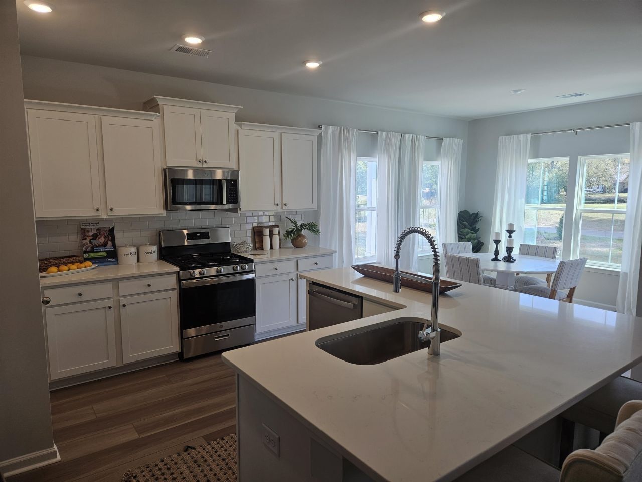 9680 Indigo Creek Blvd. Photo 17