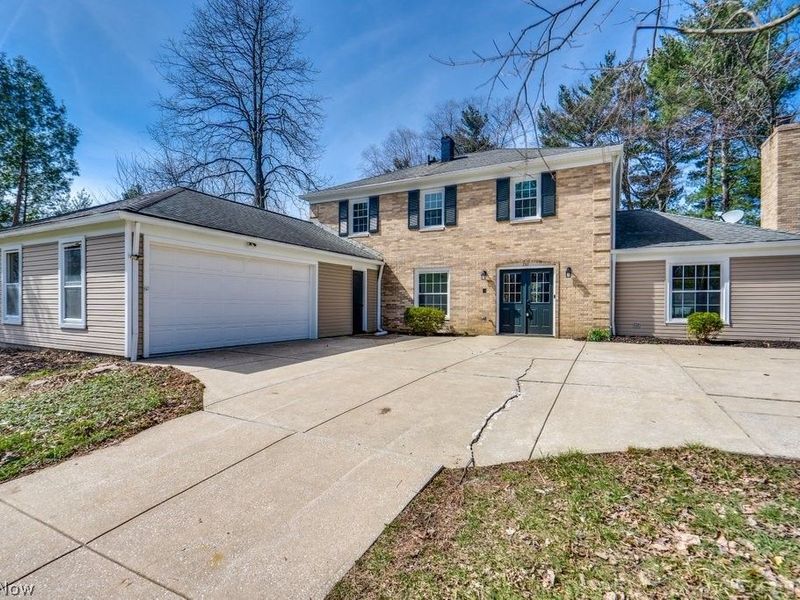 292 Parkview Drive, Aurora, OH 44202 Photo 2