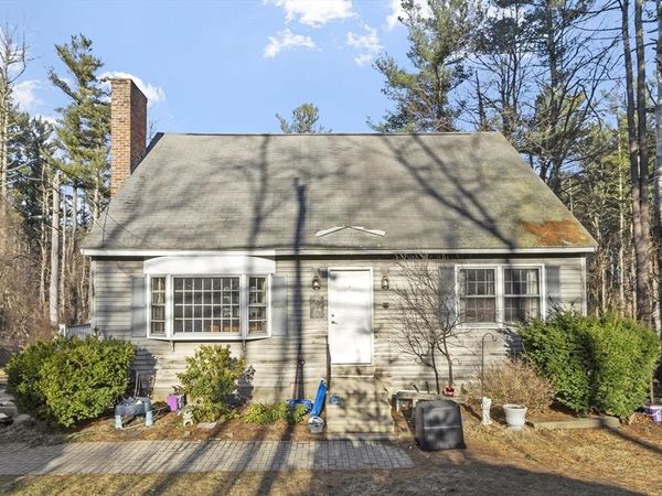 58 Carlisle Rd, Westford, MA 01886