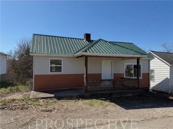 1348 Paradise Ave, Belle Vernon, PA 15012