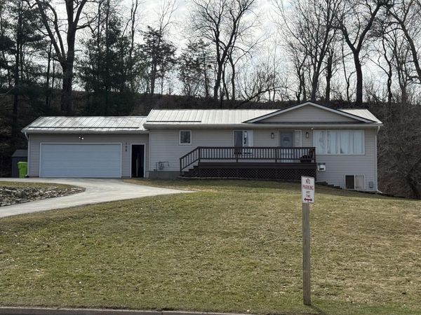 106 S Ridge Rd, Coon Valley, WI 54623