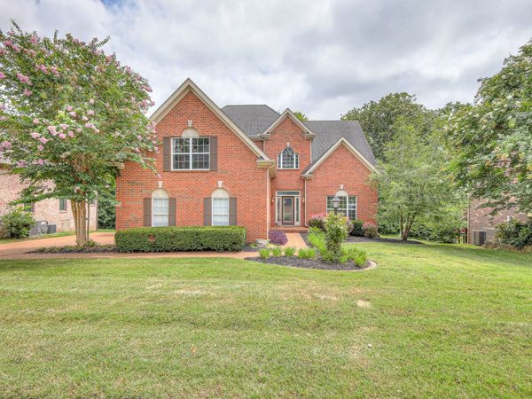8025 Poplarwood Rd, Nashville, TN 37221