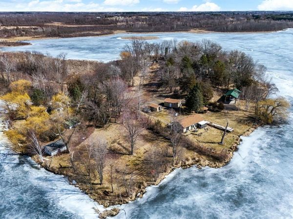 2652 Paradise Trail NW, Isanti, MN 55040