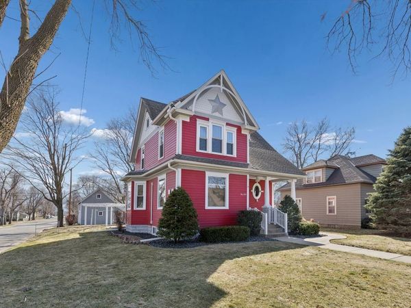 241 E 1st Street, Waconia, MN 55387