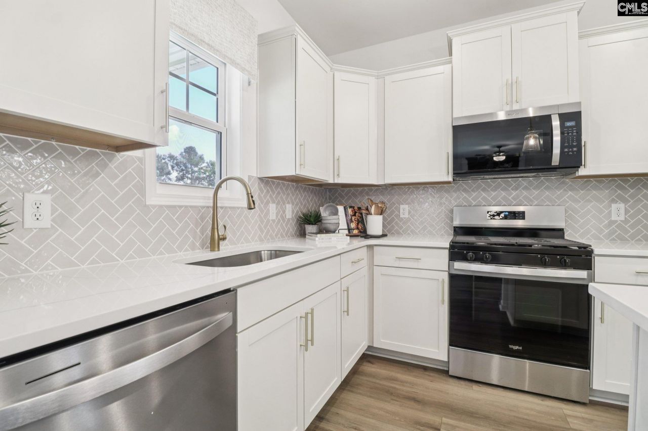 624 Griffon Drive  Photo 10