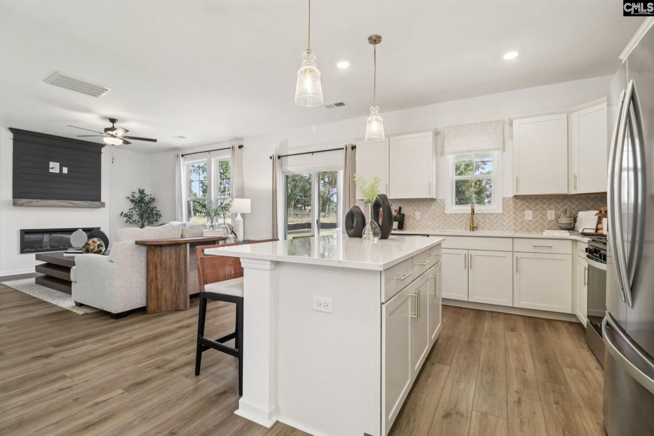 624 Griffon Drive  Photo 11