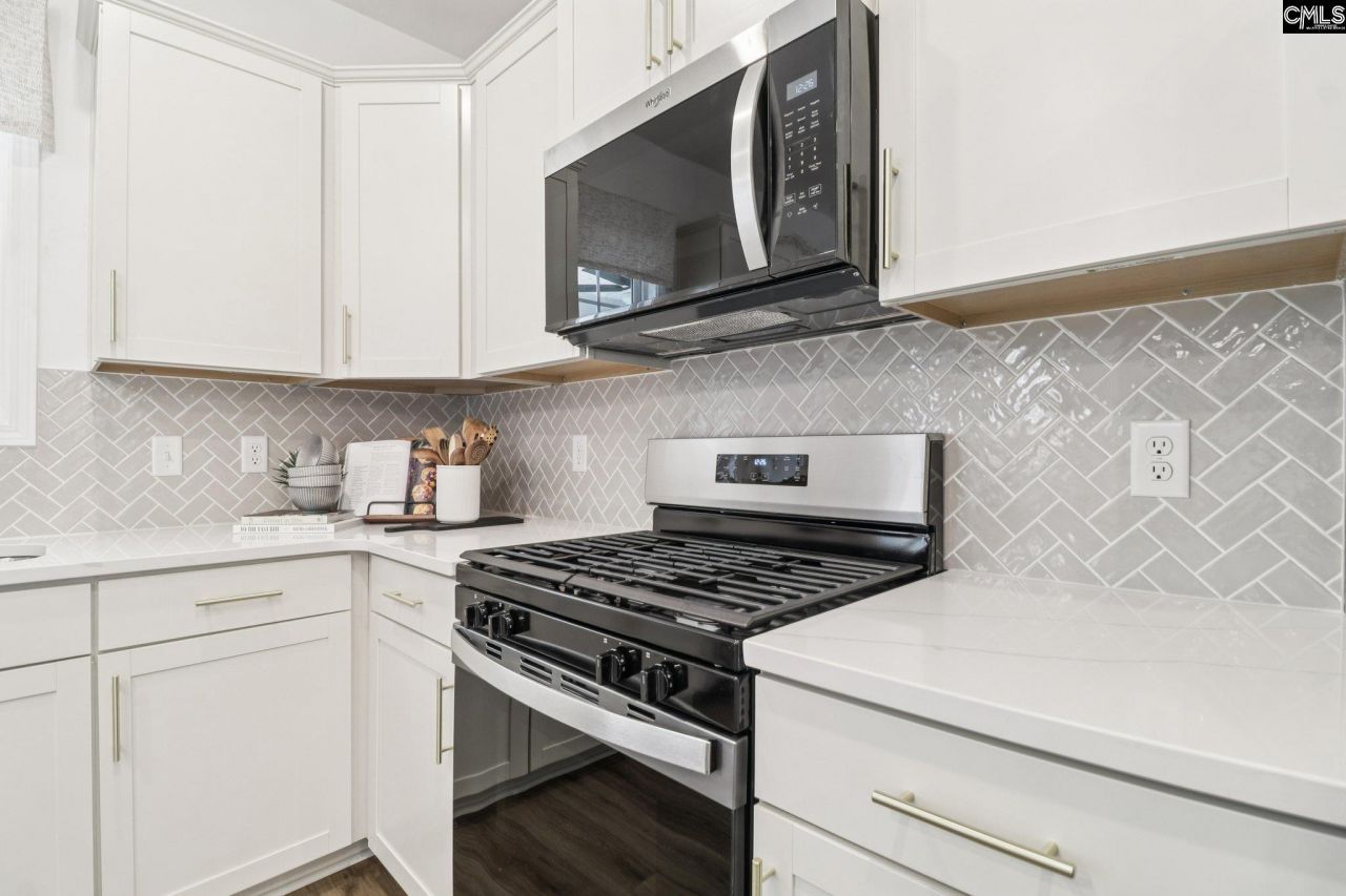 624 Griffon Drive  Photo 11