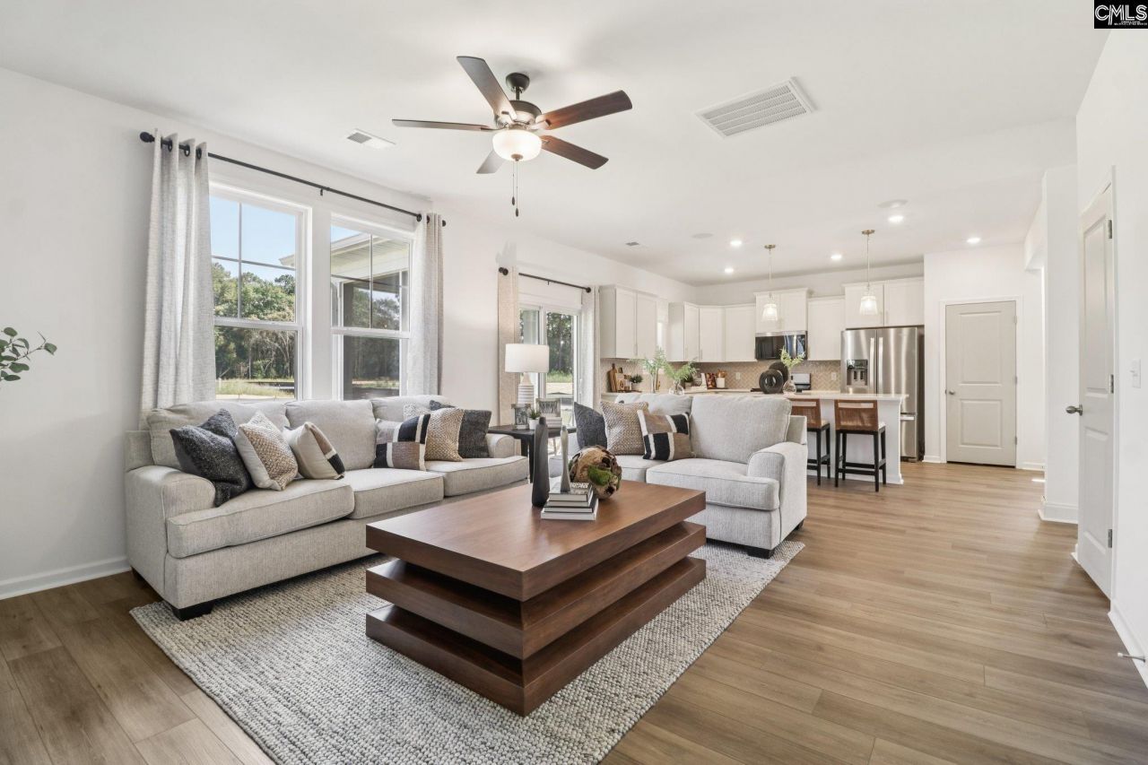 624 Griffon Drive  Photo 12