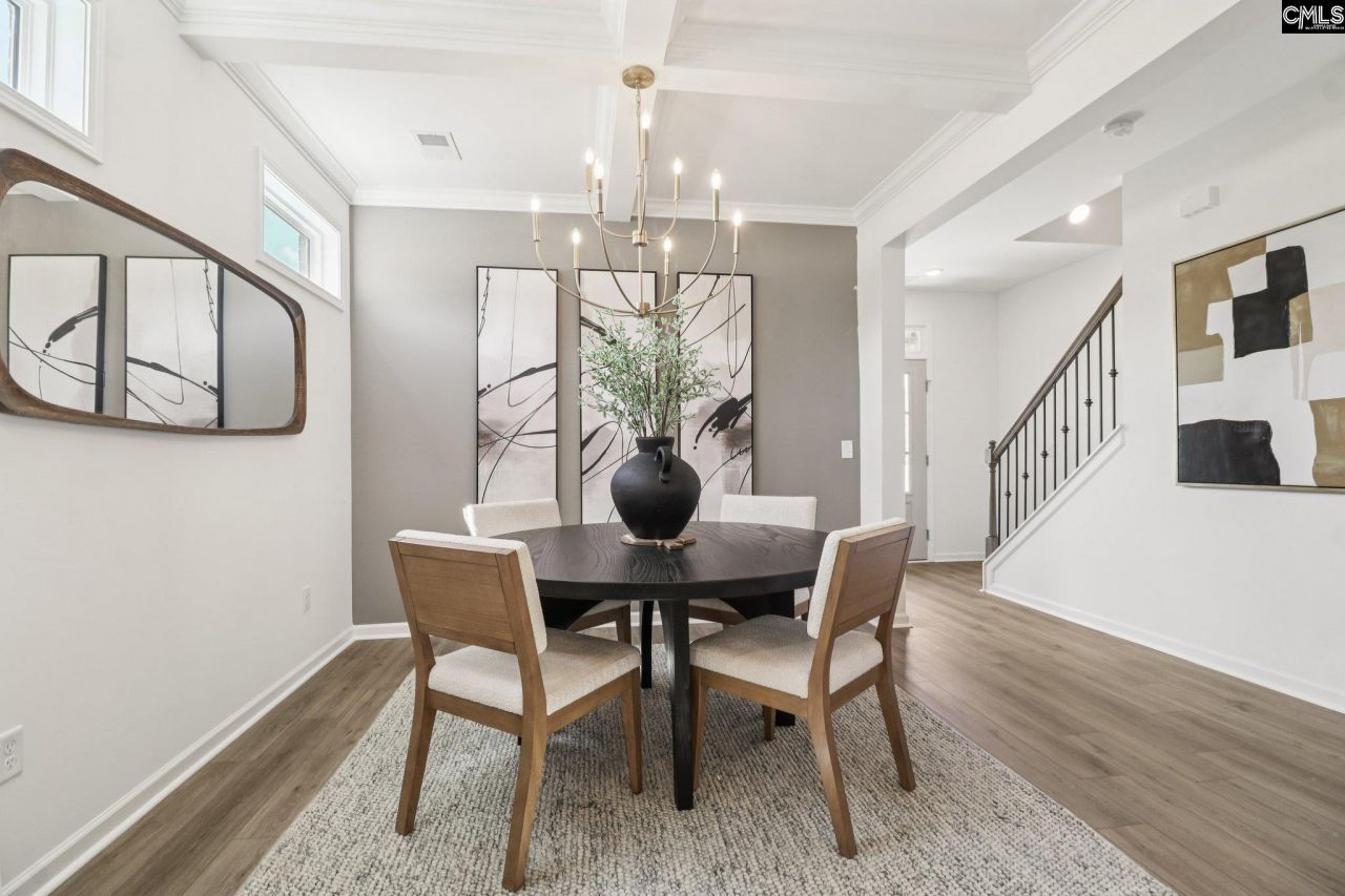 624 Griffon Drive  Photo 4