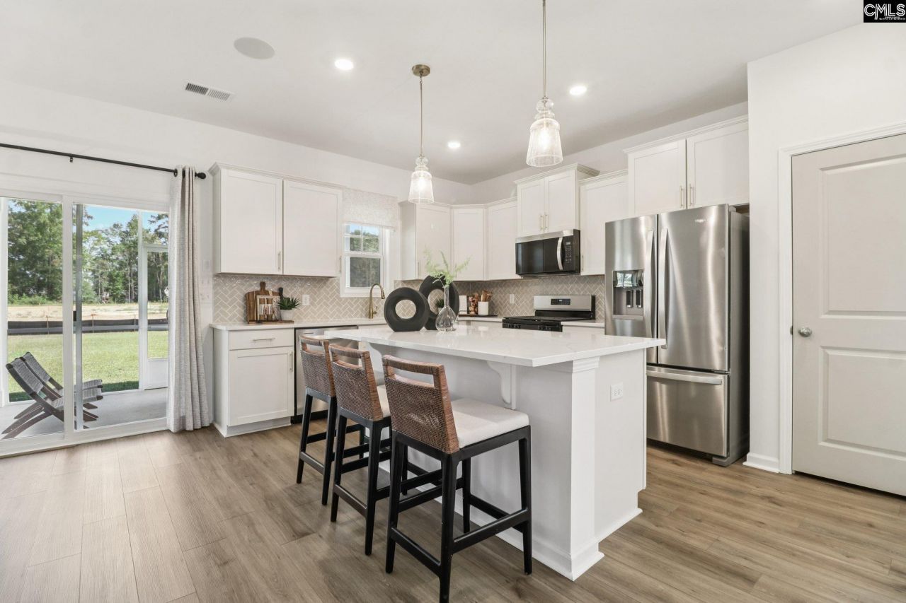 624 Griffon Drive  Photo 8