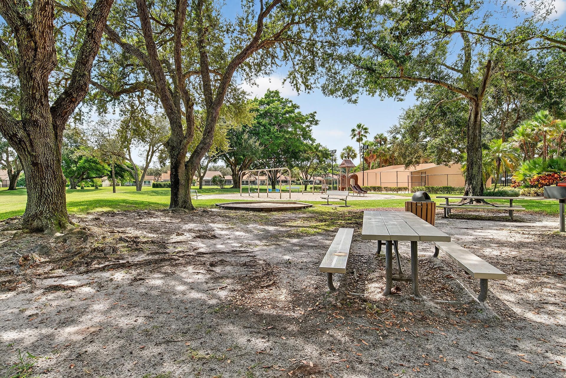 6818 68th Way, West Palm Beach, FL 33409 Photo