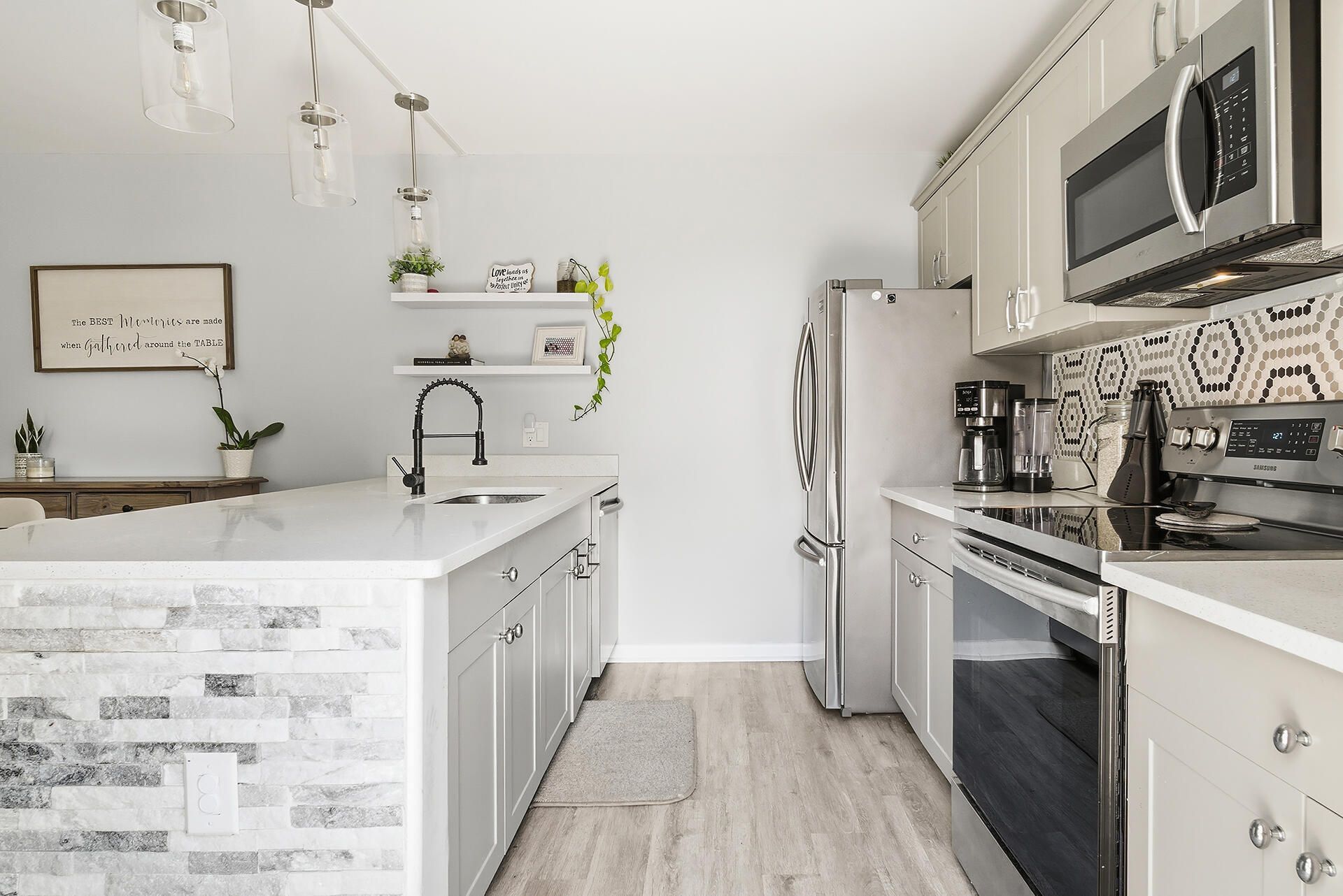 6818 68th Way, West Palm Beach, FL 33409 Photo