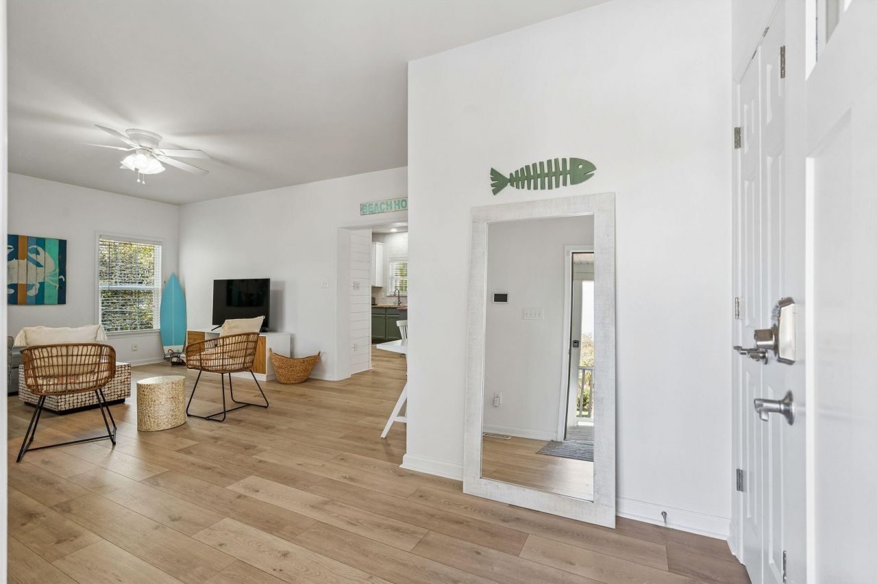 214 W Cooper Photo 13