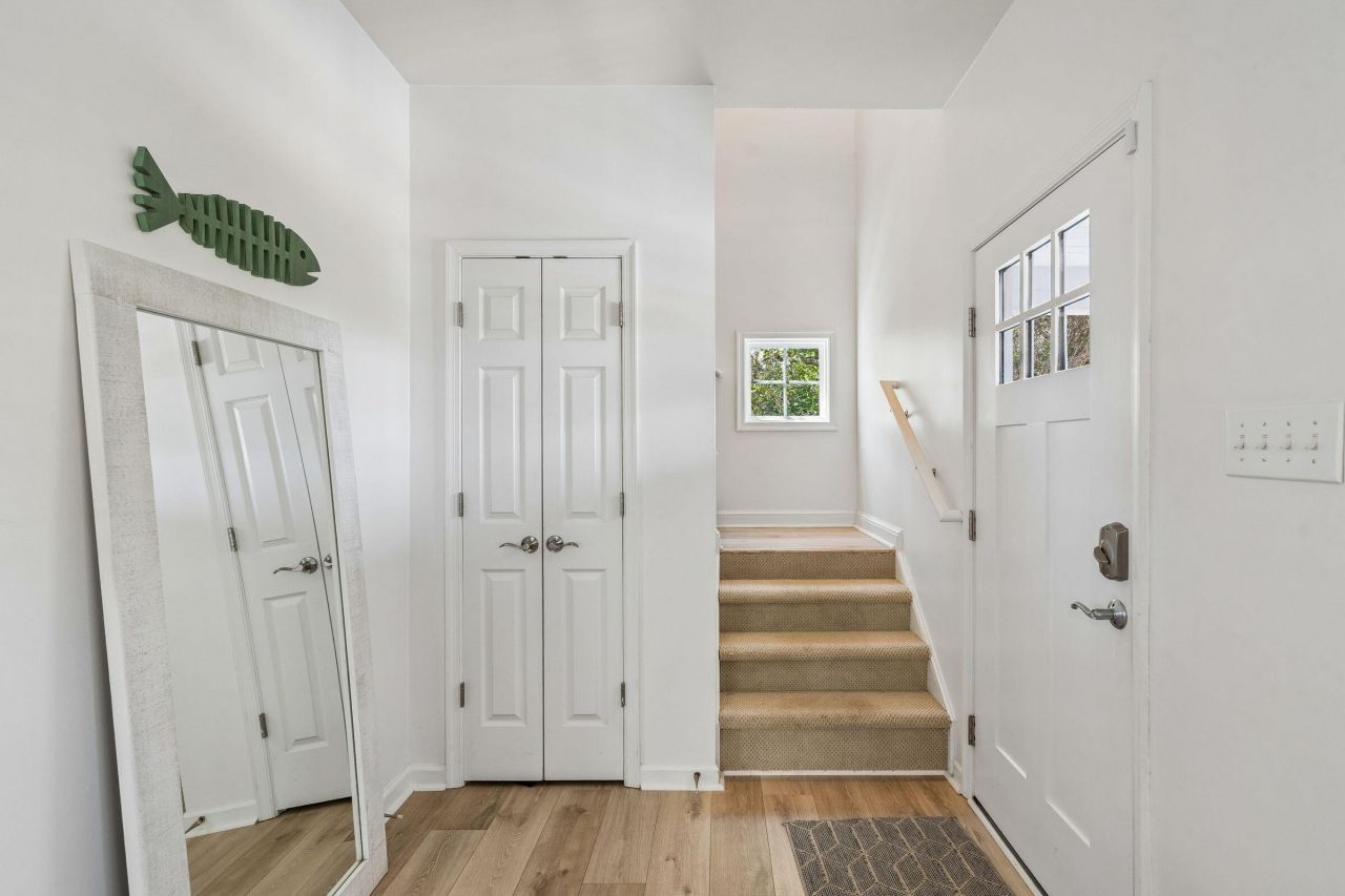 214 W Cooper Photo 14