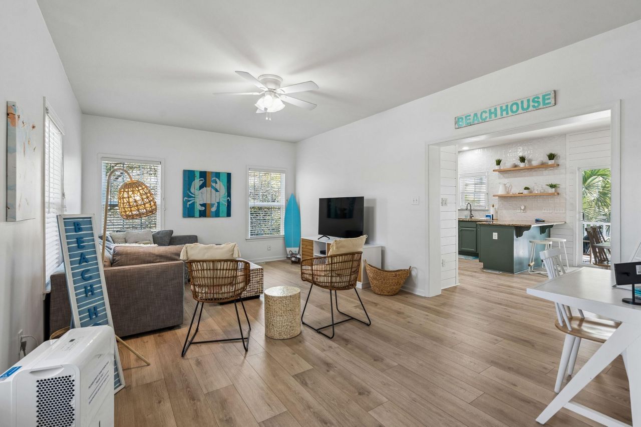 214 W Cooper Photo 15