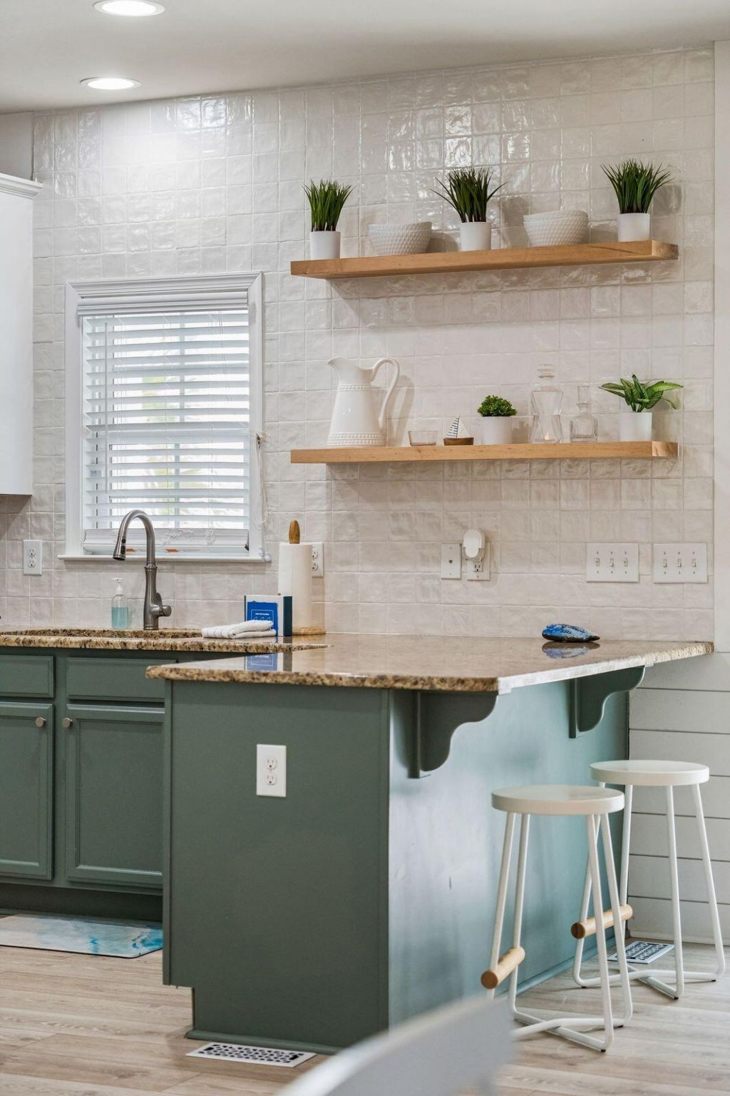 214 W Cooper Photo 33