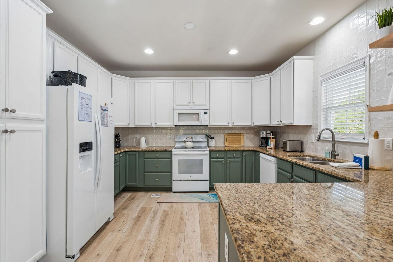 214 W Cooper Photo 35