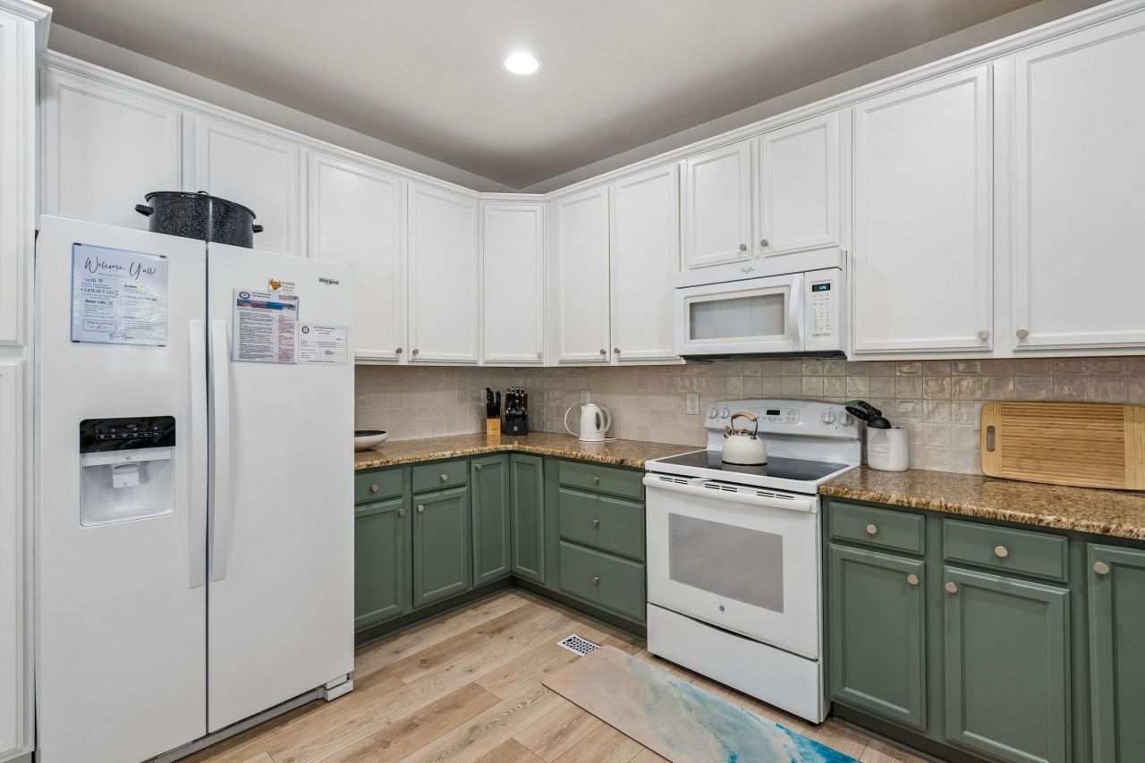 214 W Cooper Photo 38