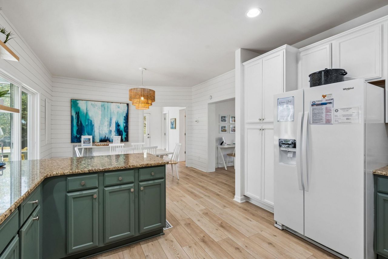 214 W Cooper Photo 39