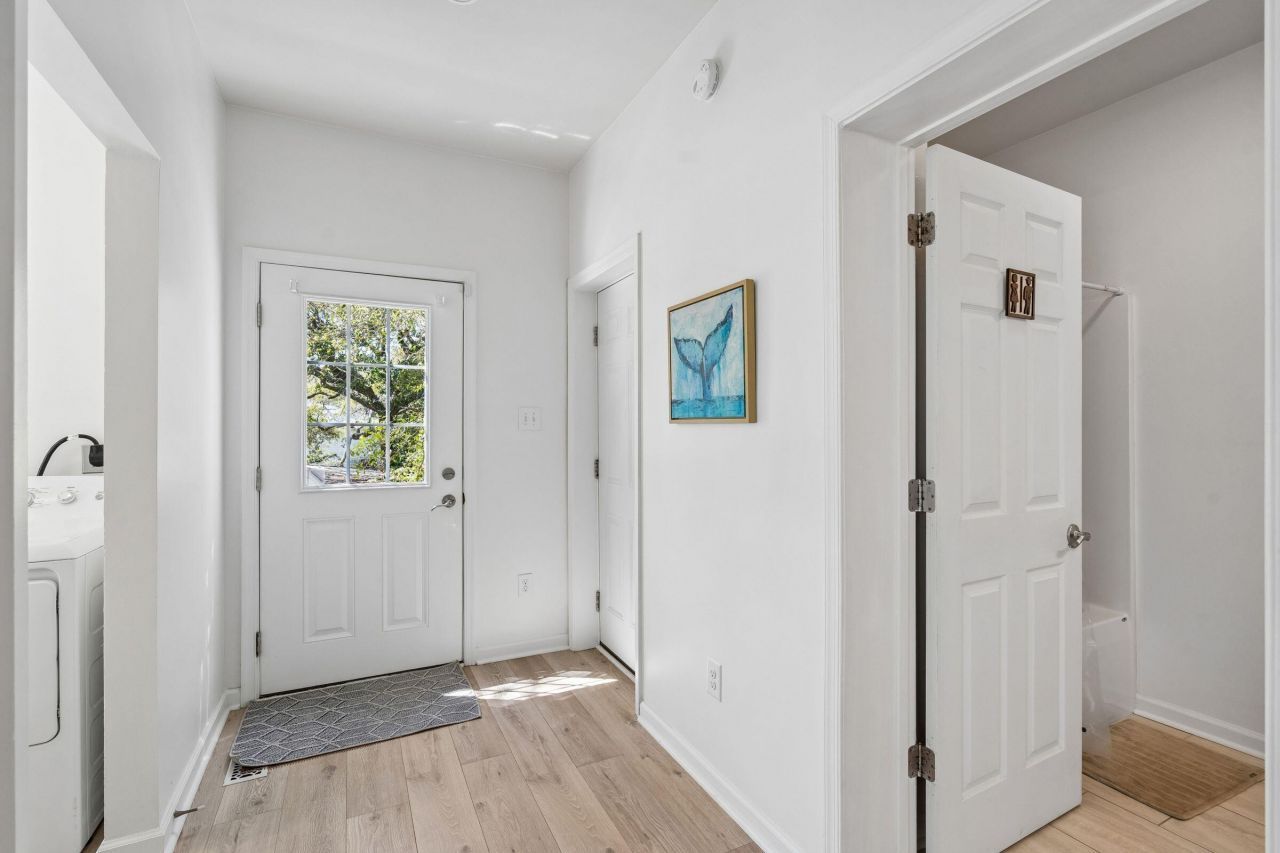 214 W Cooper Photo 40