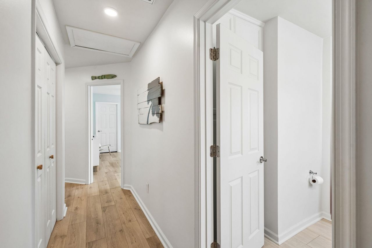 214 W Cooper Photo 41